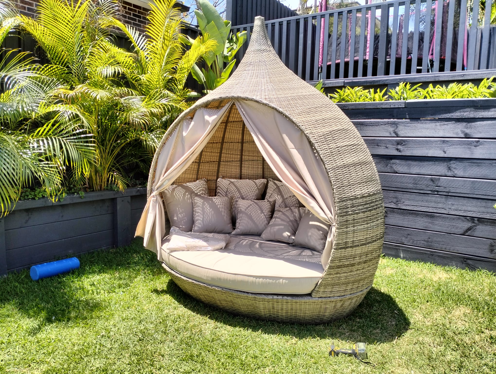 Pagod Relaxing Daybed - Image 6