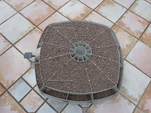 Regis 300 Square Cantilever Umbrella - Image 8