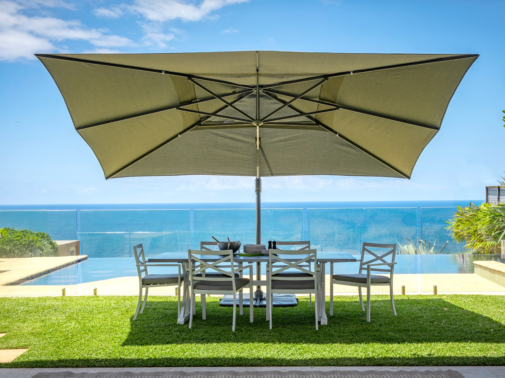 Savannah 300x400cm Rectangle Cantilever Umbrella - Image 5