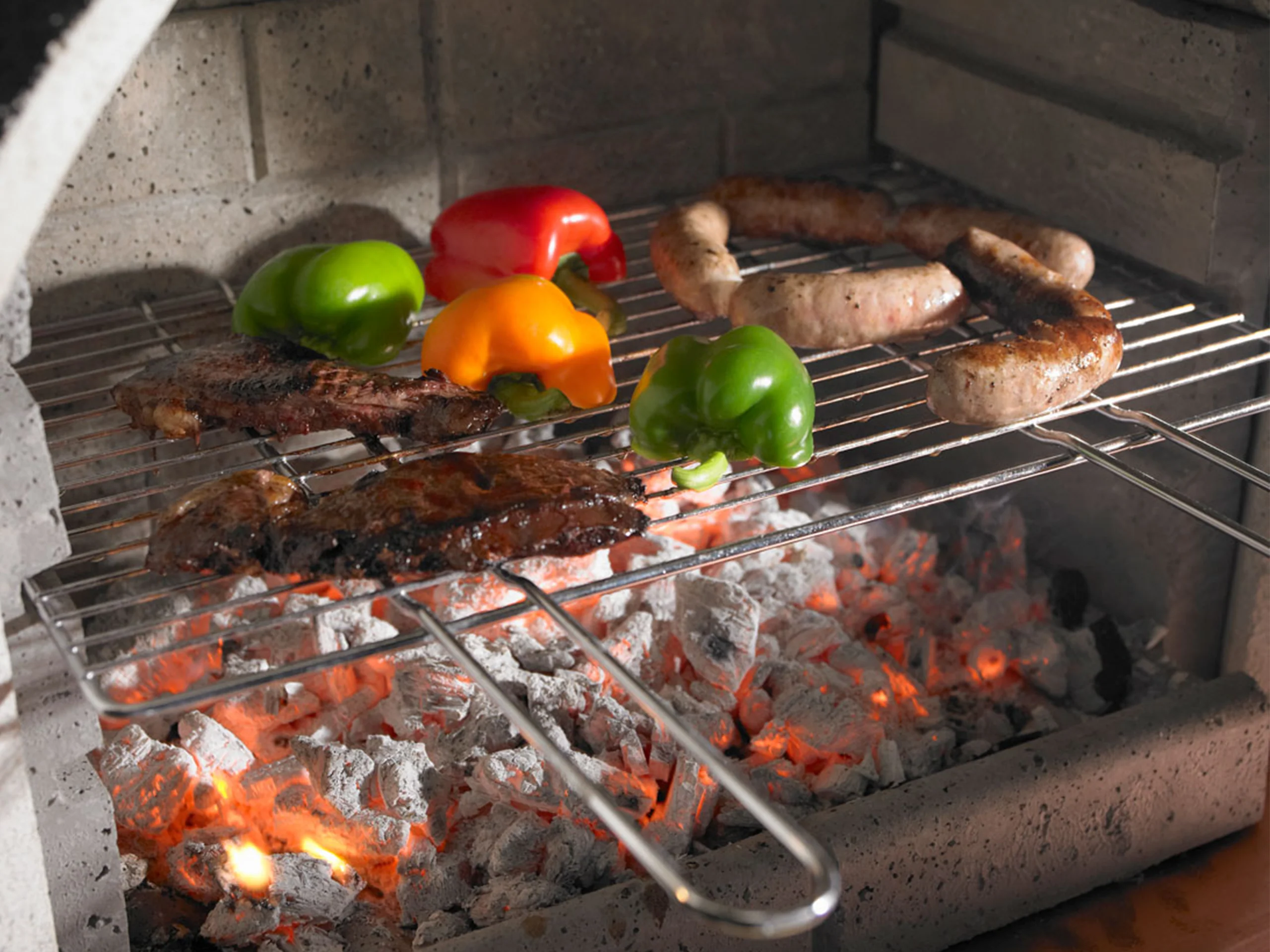 St Moritz Outdoor Fireplace/ BBQ/ Pizza Oven - Image 5