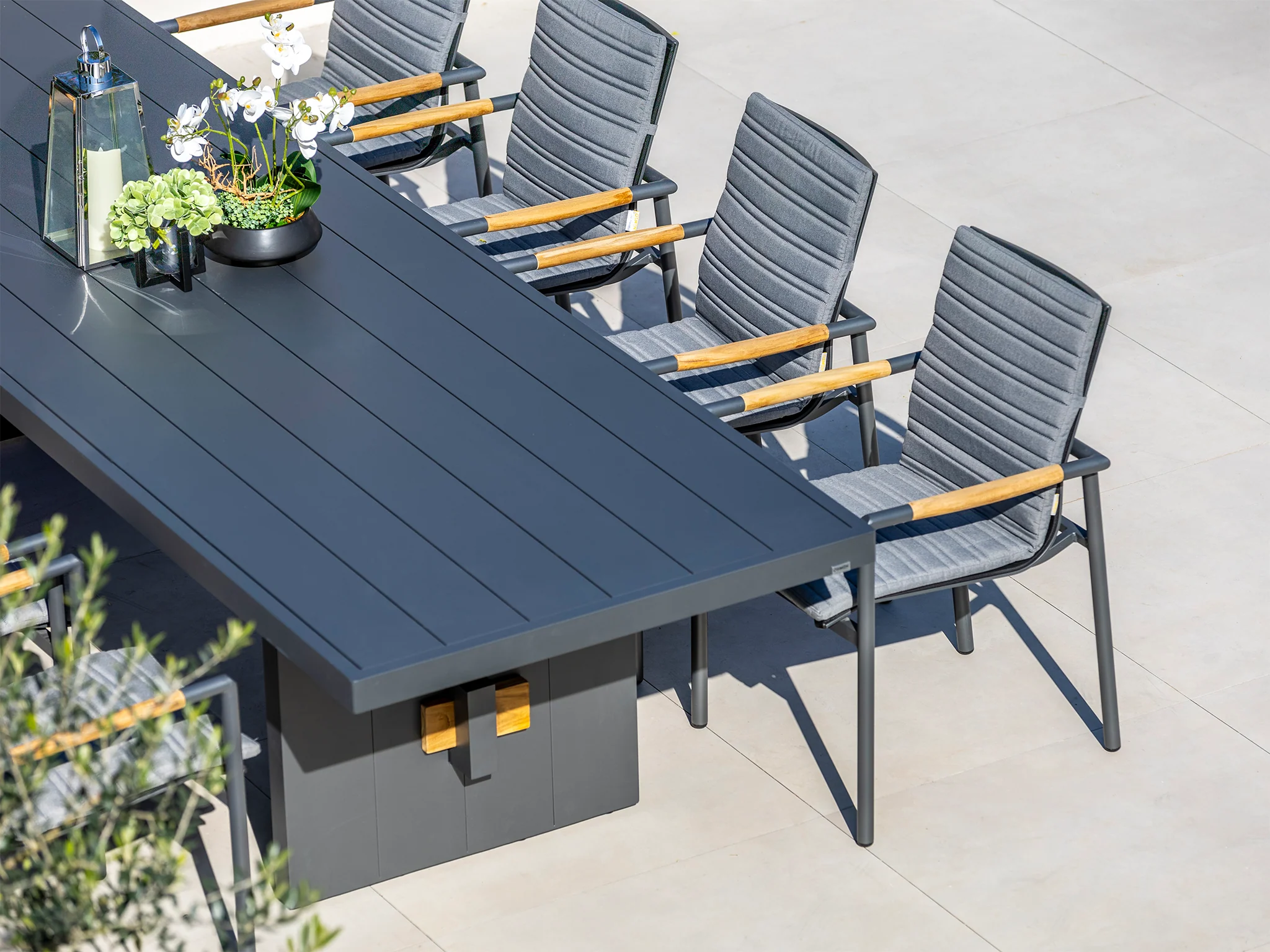 Triumphal Dining Table - Image 6